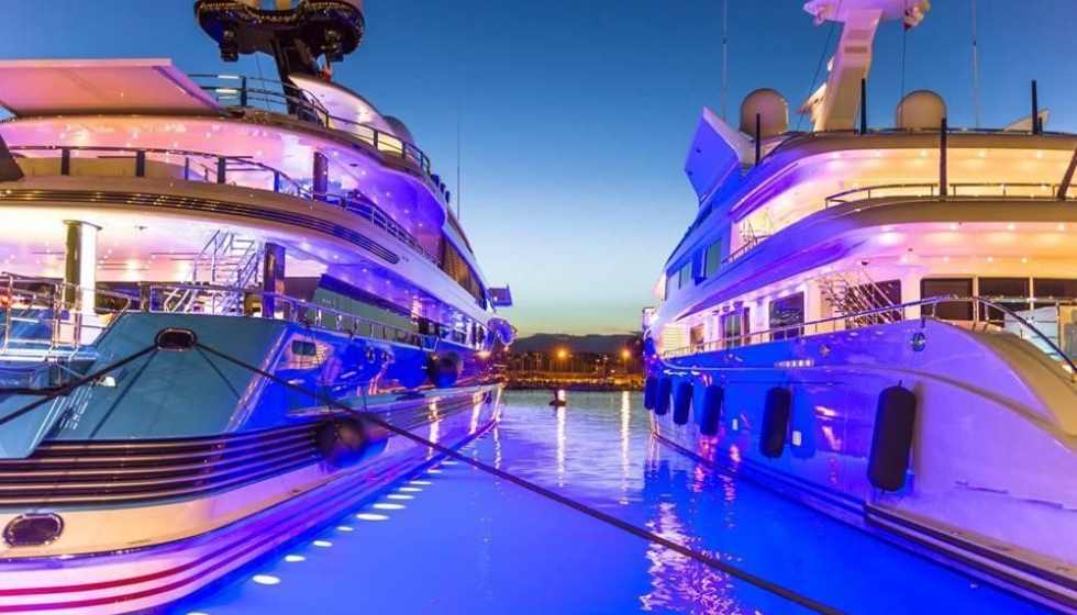 Luces led subacuaticas en un barco