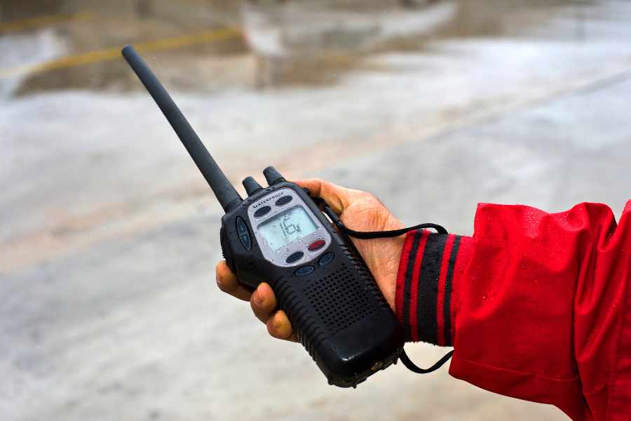 Accesorios para barcos de recreo como emisoras VHF