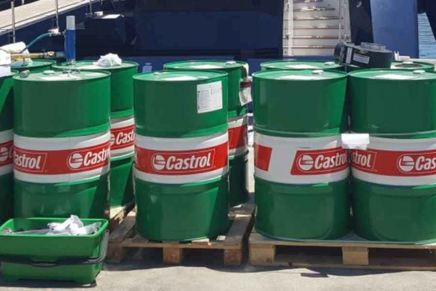 Lubricantes biodegradables para embarcaciones